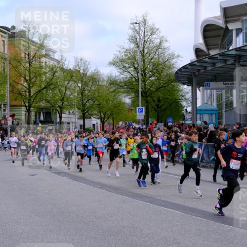 25.04.2026 - Das Zehntel Tim E. http://msf.ph/oto/9566287 25.04.2026 08:30:54 Ziel  meine-sportfotos.de
