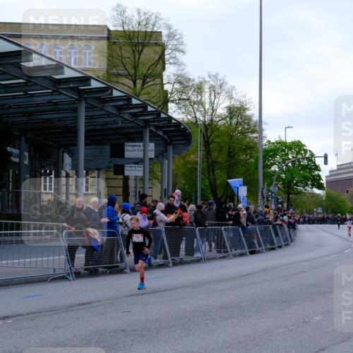 25.04.2026 - Das Zehntel Tim E. http://msf.ph/oto/9567003 25.04.2026 08:45:51 Ziel 4067 meine-sportfotos.de