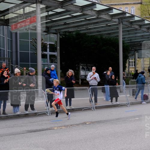 25.04.2026 - Das Zehntel Tim E. http://msf.ph/oto/9567018 25.04.2026 08:46:03 Ziel 4017 meine-sportfotos.de