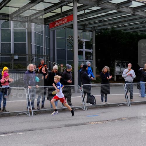 25.04.2026 - Das Zehntel Tim E. http://msf.ph/oto/9567021 25.04.2026 08:46:03 Ziel 4017 meine-sportfotos.de