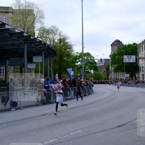 25.04.2026 - Das Zehntel Tim E. http://msf.ph/oto/9567028 25.04.2026 08:46:07 Ziel 2328, 3081, 4017 meine-sportfotos.de