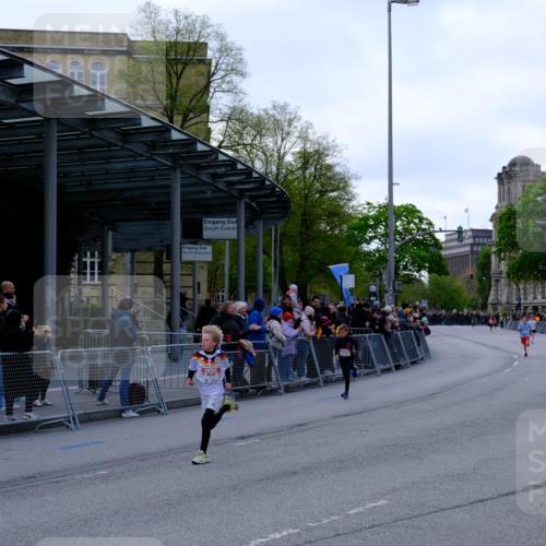 25.04.2026 - Das Zehntel Tim E. http://msf.ph/oto/9567032 25.04.2026 08:46:08 Ziel 2328, 3081, 4017 meine-sportfotos.de
