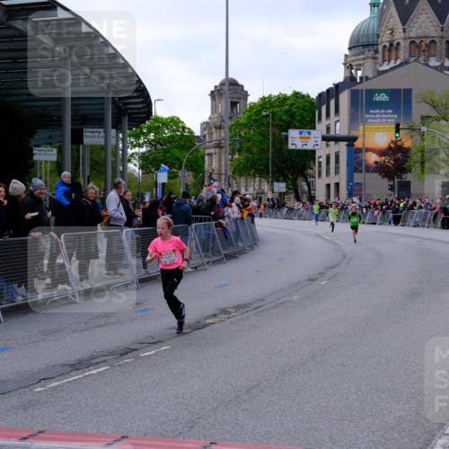25.04.2026 - Das Zehntel Tim E. http://msf.ph/oto/9567054 25.04.2026 08:46:34 Ziel 3997 meine-sportfotos.de