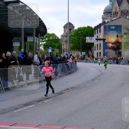 25.04.2026 - Das Zehntel Tim E. http://msf.ph/oto/9567055 25.04.2026 08:46:34 Ziel 3997 meine-sportfotos.de