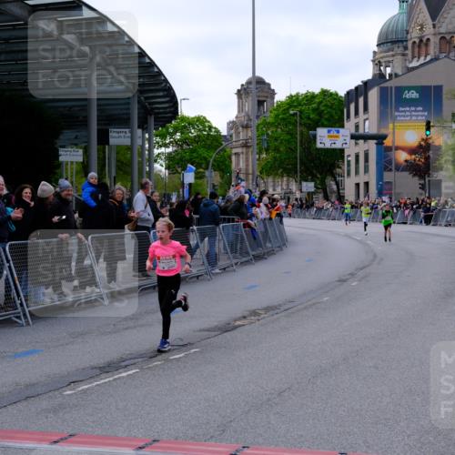 25.04.2026 - Das Zehntel Tim E. http://msf.ph/oto/9567056 25.04.2026 08:46:34 Ziel 3997 meine-sportfotos.de
