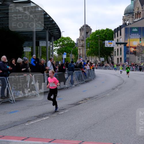 25.04.2026 - Das Zehntel Tim E. http://msf.ph/oto/9567057 25.04.2026 08:46:34 Ziel 3997 meine-sportfotos.de