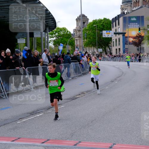 25.04.2026 - Das Zehntel Tim E. http://msf.ph/oto/9567064 25.04.2026 08:46:41 Ziel 3188, 3339, 3997 meine-sportfotos.de