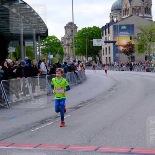 25.04.2026 - Das Zehntel Tim E. http://msf.ph/oto/9567077 25.04.2026 08:46:48 Ziel 3188, 3232 meine-sportfotos.de