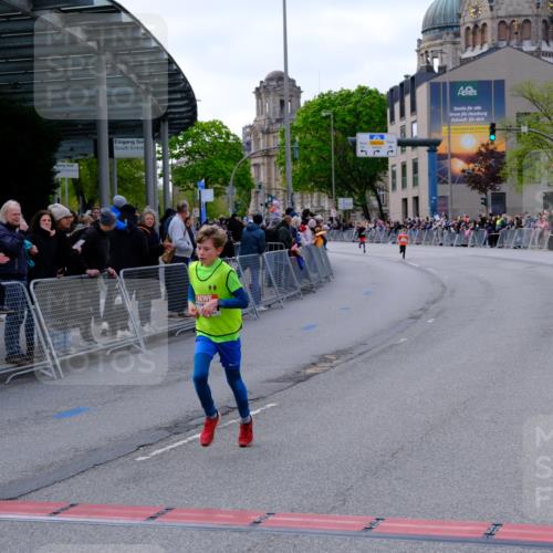 25.04.2026 - Das Zehntel Tim E. http://msf.ph/oto/9567078 25.04.2026 08:46:48 Ziel 3188, 3232 meine-sportfotos.de