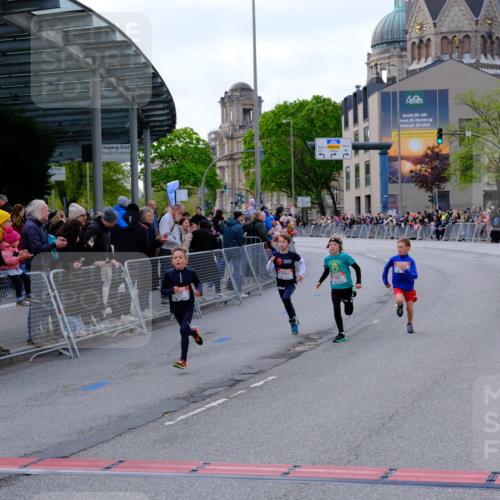 25.04.2026 - Das Zehntel Tim E. http://msf.ph/oto/9567111 25.04.2026 08:47:12 Ziel 1324, 1851, 1999, 2160, 2798, 2958 meine-sportfotos.de