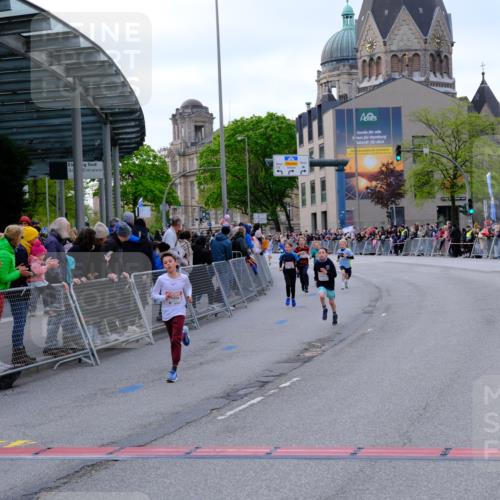 25.04.2026 - Das Zehntel Tim E. http://msf.ph/oto/9567120 25.04.2026 08:47:28 Ziel 1184, 1246, 2005, 2034, 2981, 3402, 4024 meine-sportfotos.de