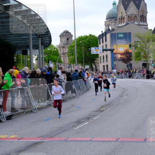 25.04.2026 - Das Zehntel Tim E. http://msf.ph/oto/9567121 25.04.2026 08:47:28 Ziel 1184, 1246, 2005, 2034, 2981, 3402, 4024 meine-sportfotos.de