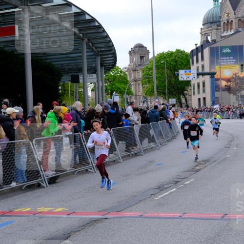 25.04.2026 - Das Zehntel Tim E. http://msf.ph/oto/9567125 25.04.2026 08:47:28 Ziel 1184, 1246, 2005, 2034, 2981, 3402, 4024 meine-sportfotos.de
