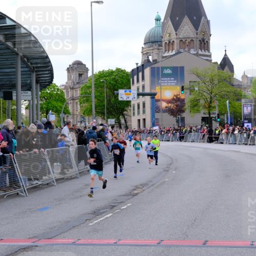 25.04.2026 - Das Zehntel Tim E. http://msf.ph/oto/9567128 25.04.2026 08:47:28 Ziel 1184, 1246, 2005, 2034, 2981, 3402, 4024 meine-sportfotos.de
