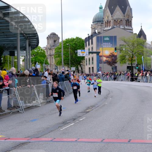 25.04.2026 - Das Zehntel Tim E. http://msf.ph/oto/9567130 25.04.2026 08:47:29 Ziel 1184, 1246, 2005, 2034, 2981, 3402, 4024 meine-sportfotos.de