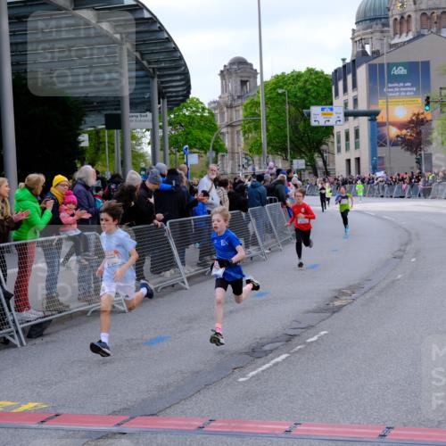 25.04.2026 - Das Zehntel Tim E. http://msf.ph/oto/9567156 25.04.2026 08:47:38 Ziel 1184, 1223, 1461, 2005, 2034, 2611, 2981, 4022, 4024, 4070 meine-sportfotos.de