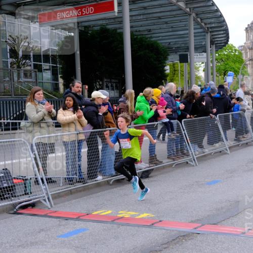 25.04.2026 - Das Zehntel Tim E. http://msf.ph/oto/9567172 25.04.2026 08:47:43 Ziel 1223, 1461, 1474, 4022, 4070 meine-sportfotos.de
