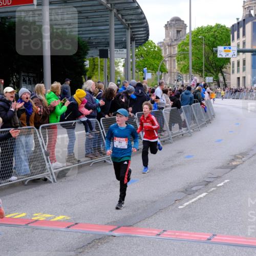 25.04.2026 - Das Zehntel Tim E. http://msf.ph/oto/9567209 25.04.2026 08:47:57 Ziel 1519, 2170, 2174, 3104, 3107, 3394, 3408, 3410, 3580 meine-sportfotos.de