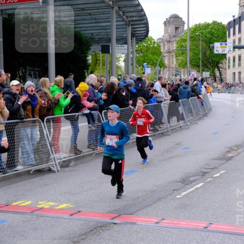 25.04.2026 - Das Zehntel Tim E. http://msf.ph/oto/9567210 25.04.2026 08:47:57 Ziel 1519, 2170, 2174, 3104, 3107, 3394, 3408, 3410, 3580 meine-sportfotos.de