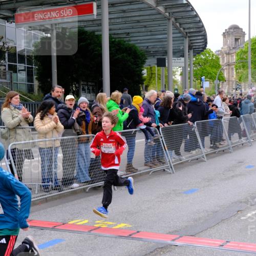 25.04.2026 - Das Zehntel Tim E. http://msf.ph/oto/9567216 25.04.2026 08:47:58 Ziel 2170, 3104, 3107, 3394, 3408, 3410, 3580 meine-sportfotos.de