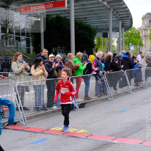 25.04.2026 - Das Zehntel Tim E. http://msf.ph/oto/9567217 25.04.2026 08:47:58 Ziel 2170, 3104, 3107, 3394, 3408, 3410, 3580 meine-sportfotos.de