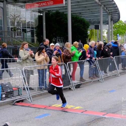 25.04.2026 - Das Zehntel Tim E. http://msf.ph/oto/9567218 25.04.2026 08:47:58 Ziel 2170, 3104, 3107, 3394, 3408, 3410, 3580 meine-sportfotos.de