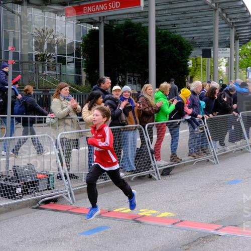 25.04.2026 - Das Zehntel Tim E. http://msf.ph/oto/9567219 25.04.2026 08:47:58 Ziel 2170, 3104, 3107, 3394, 3408, 3410, 3580 meine-sportfotos.de