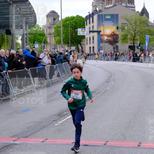 25.04.2026 - Das Zehntel Tim E. http://msf.ph/oto/9567220 25.04.2026 08:48:01 Ziel 3104, 3107, 3394, 3408, 3410, 3580 meine-sportfotos.de