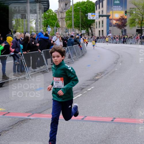 25.04.2026 - Das Zehntel Tim E. http://msf.ph/oto/9567223 25.04.2026 08:48:01 Ziel 3104, 3107, 3394, 3408, 3410, 3580 meine-sportfotos.de