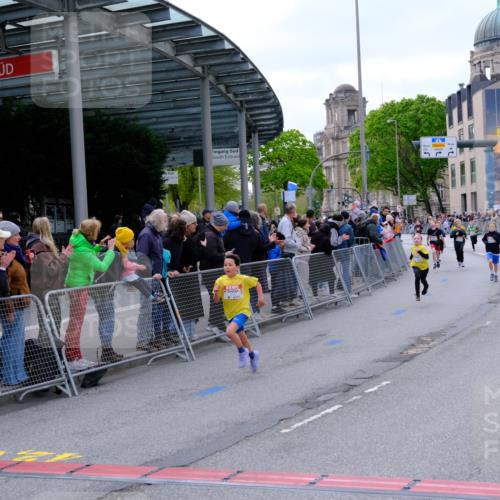 25.04.2026 - Das Zehntel Tim E. http://msf.ph/oto/9567225 25.04.2026 08:48:08 Ziel 1587, 2053, 2796, 2815, 3222, 3574, 3580 meine-sportfotos.de