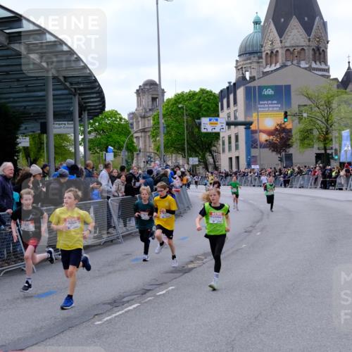 25.04.2026 - Das Zehntel Tim E. http://msf.ph/oto/9567247 25.04.2026 08:48:13 Ziel 1587, 1696, 2042, 2053, 2058, 2796, 2815, 3222, 3302, 3574, 4063 meine-sportfotos.de