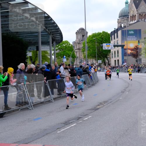 25.04.2026 - Das Zehntel Tim E. http://msf.ph/oto/9567274 25.04.2026 08:48:20 Ziel 1696, 2042, 2053, 2058, 2173, 2777, 2815, 3222, 3302, 3567, 3574, 3699, 4063 meine-sportfotos.de