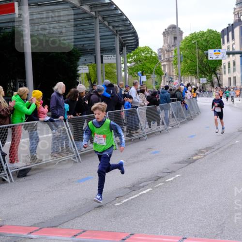25.04.2026 - Das Zehntel Tim E. http://msf.ph/oto/9567299 25.04.2026 08:48:29 Ziel 1788, 1794, 1858, 2173, 2777, 3123, 3328, 3567, 3672, 3957 meine-sportfotos.de