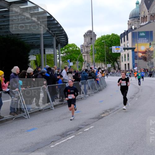 25.04.2026 - Das Zehntel Tim E. http://msf.ph/oto/9567304 25.04.2026 08:48:31 Ziel 1788, 1794, 1858, 2777, 3123, 3328, 3672, 3957 meine-sportfotos.de