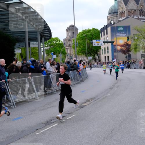 25.04.2026 - Das Zehntel Tim E. http://msf.ph/oto/9567307 25.04.2026 08:48:32 Ziel 1788, 1794, 1858, 2502, 2777, 3123, 3328, 3672, 3957 meine-sportfotos.de