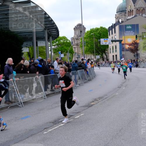 25.04.2026 - Das Zehntel Tim E. http://msf.ph/oto/9567308 25.04.2026 08:48:32 Ziel 1788, 1794, 1858, 2502, 2777, 3123, 3328, 3672, 3957 meine-sportfotos.de