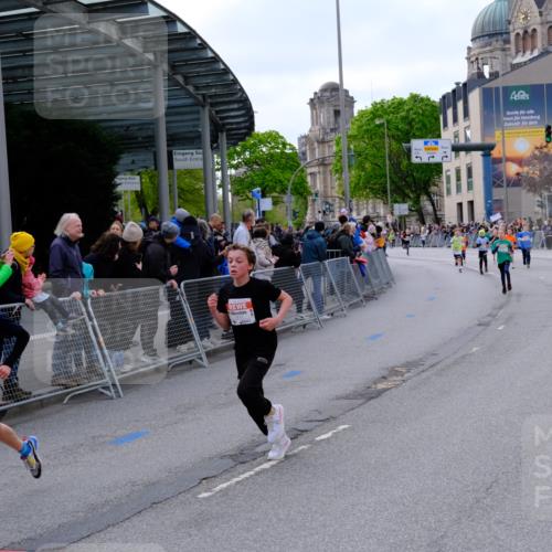 25.04.2026 - Das Zehntel Tim E. http://msf.ph/oto/9567309 25.04.2026 08:48:32 Ziel 1788, 1794, 1858, 2502, 2777, 3123, 3328, 3672, 3957 meine-sportfotos.de