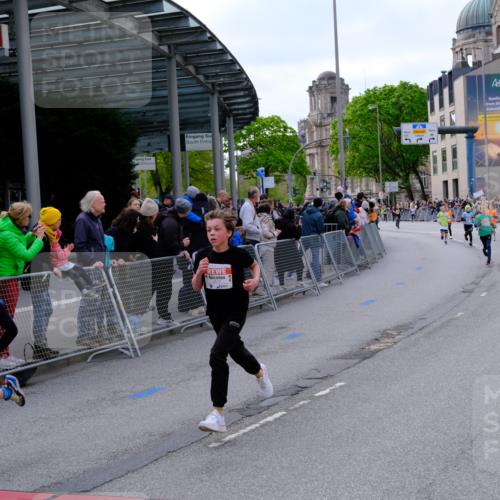 25.04.2026 - Das Zehntel Tim E. http://msf.ph/oto/9567310 25.04.2026 08:48:32 Ziel 1788, 1794, 1858, 2502, 2777, 3123, 3328, 3672, 3957 meine-sportfotos.de