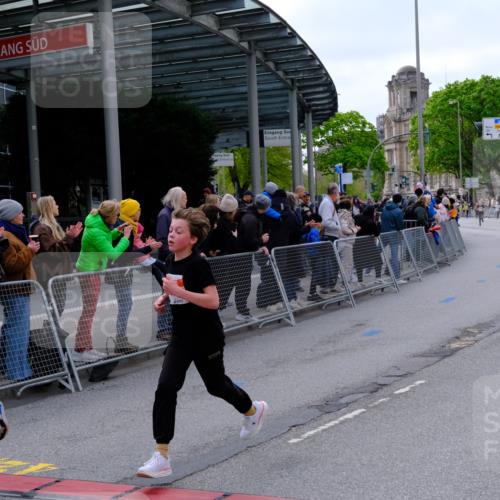 25.04.2026 - Das Zehntel Tim E. http://msf.ph/oto/9567313 25.04.2026 08:48:32 Ziel 1788, 1794, 1858, 2502, 2777, 3123, 3328, 3672, 3957 meine-sportfotos.de