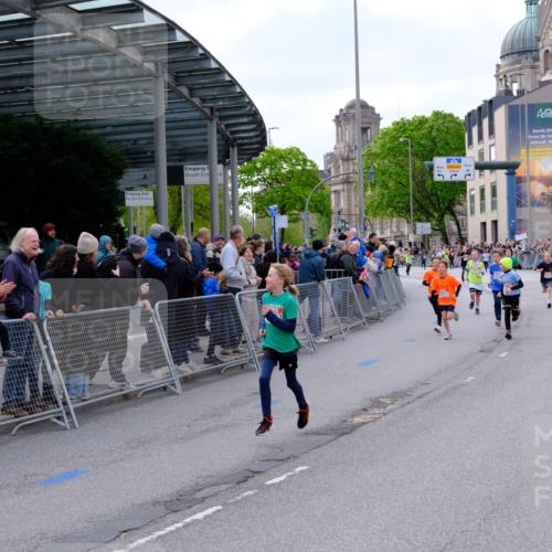 25.04.2026 - Das Zehntel Tim E. http://msf.ph/oto/9567314 25.04.2026 08:48:36 Ziel 1194, 1727, 1858, 2153, 2502, 3123, 3238, 3328, 3602, 3608, 3672 meine-sportfotos.de
