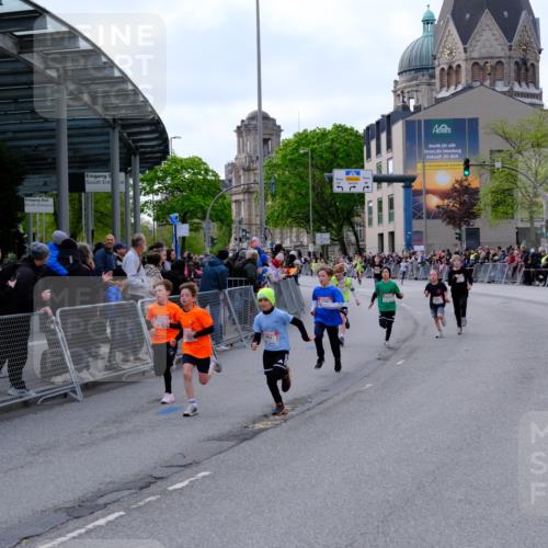 25.04.2026 - Das Zehntel Tim E. http://msf.ph/oto/9567317 25.04.2026 08:48:38 Ziel 1194, 1727, 1858, 2153, 2502, 3043, 3238, 3602, 3608, 3670, 3672 meine-sportfotos.de