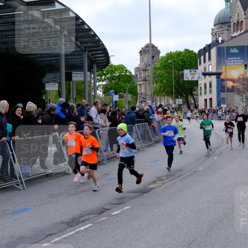 25.04.2026 - Das Zehntel Tim E. http://msf.ph/oto/9567321 25.04.2026 08:48:38 Ziel 1194, 1727, 1858, 2153, 2502, 3043, 3238, 3602, 3608, 3670, 3672 meine-sportfotos.de