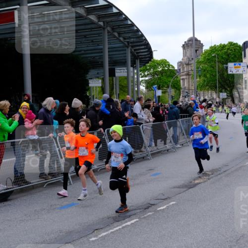 25.04.2026 - Das Zehntel Tim E. http://msf.ph/oto/9567325 25.04.2026 08:48:38 Ziel 1194, 1727, 1858, 2153, 2502, 3043, 3238, 3602, 3608, 3670, 3672 meine-sportfotos.de