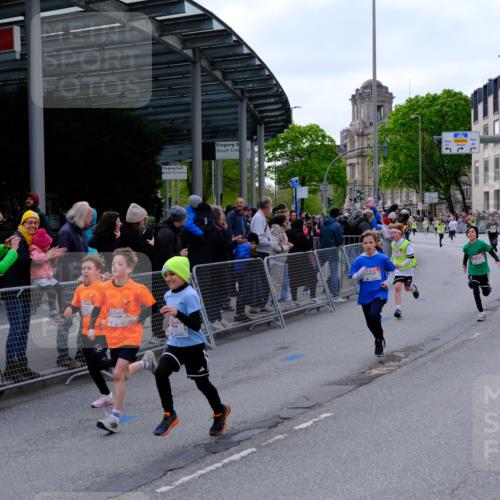 25.04.2026 - Das Zehntel Tim E. http://msf.ph/oto/9567326 25.04.2026 08:48:38 Ziel 1194, 1727, 1858, 2153, 2502, 3043, 3238, 3602, 3608, 3670, 3672 meine-sportfotos.de