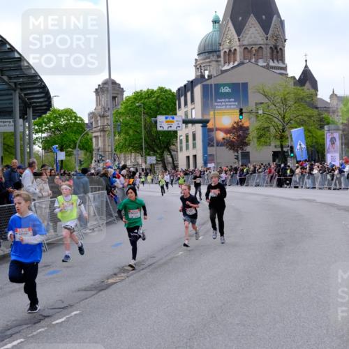 25.04.2026 - Das Zehntel Tim E. http://msf.ph/oto/9567329 25.04.2026 08:48:39 Ziel 1194, 1727, 1858, 2153, 2502, 3043, 3238, 3602, 3608, 3670, 3672 meine-sportfotos.de