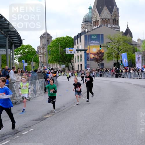 25.04.2026 - Das Zehntel Tim E. http://msf.ph/oto/9567330 25.04.2026 08:48:39 Ziel 1194, 1727, 1858, 2153, 2502, 3043, 3238, 3602, 3608, 3670, 3672 meine-sportfotos.de