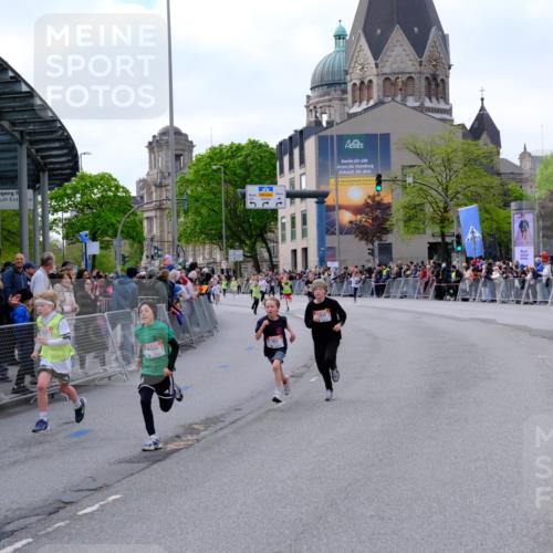 25.04.2026 - Das Zehntel Tim E. http://msf.ph/oto/9567332 25.04.2026 08:48:39 Ziel 1194, 1727, 1858, 2153, 2502, 3043, 3238, 3602, 3608, 3670, 3672 meine-sportfotos.de
