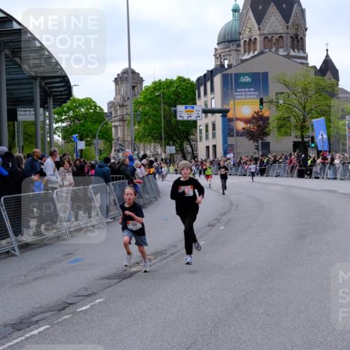 25.04.2026 - Das Zehntel Tim E. http://msf.ph/oto/9567336 25.04.2026 08:48:40 Ziel 1194, 1727, 2153, 2502, 3043, 3238, 3602, 3608, 3670 meine-sportfotos.de