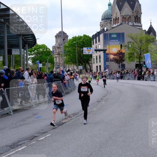 25.04.2026 - Das Zehntel Tim E. http://msf.ph/oto/9567337 25.04.2026 08:48:40 Ziel 1194, 1727, 2153, 2502, 3043, 3238, 3602, 3608, 3670 meine-sportfotos.de