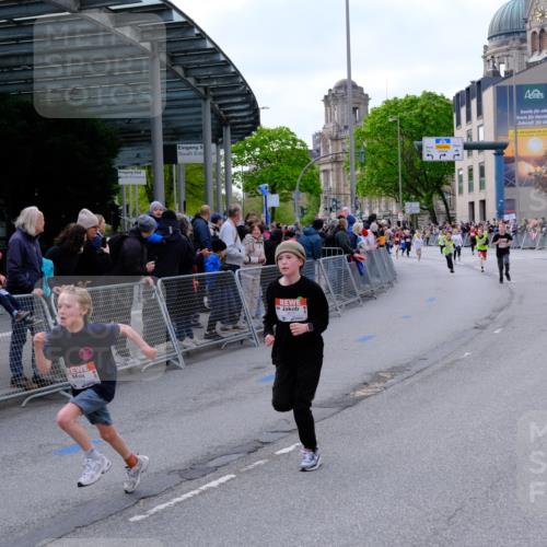 25.04.2026 - Das Zehntel Tim E. http://msf.ph/oto/9567341 25.04.2026 08:48:41 Ziel 1194, 1727, 2153, 2502, 3043, 3238, 3602, 3608, 3670 meine-sportfotos.de